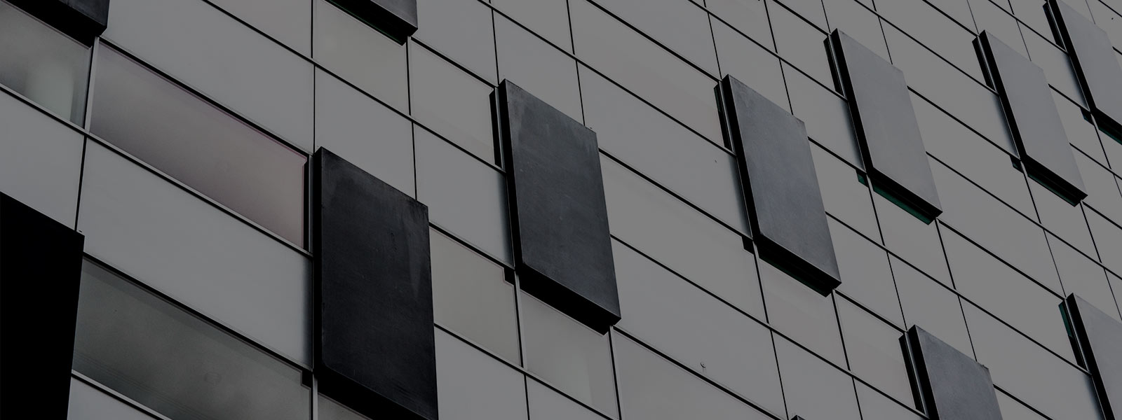 Façade d'un immeuble moderne de bureaux à Liverpool, Royaume-Uni.